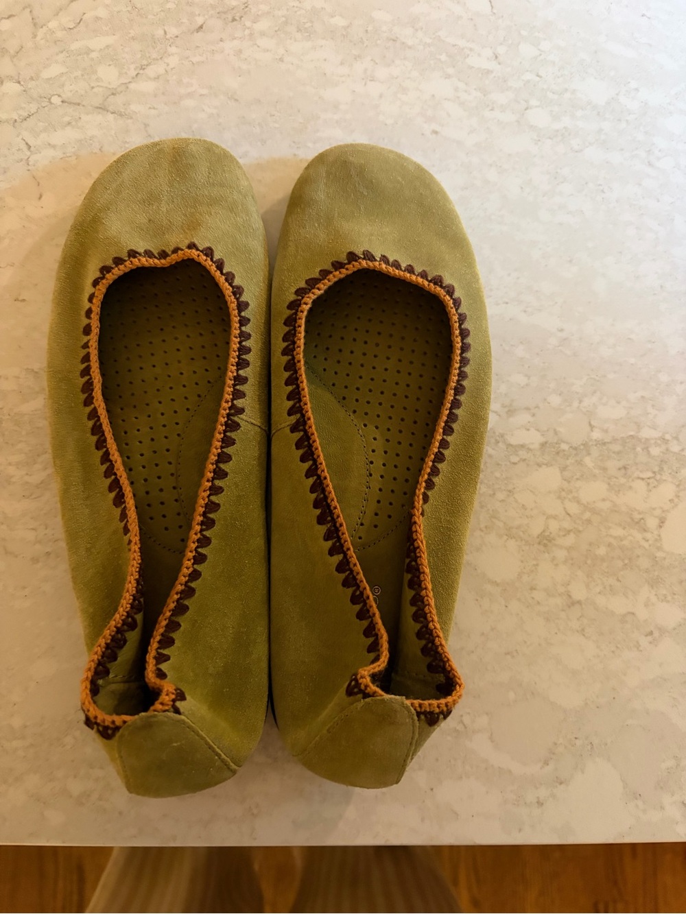 Aerosoles Olive Suede Women's Ballet Flats with Contrast Trim 8.5